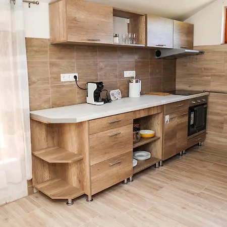 Levendulás Tanya - Jakuzzi és Medence Nyaraló *