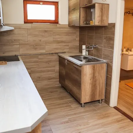 Levendulás Tanya - Jakuzzi és Medence Nyaraló *