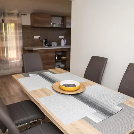 Nyaraló Levendulás Tanya - Jakuzzi és Medence *