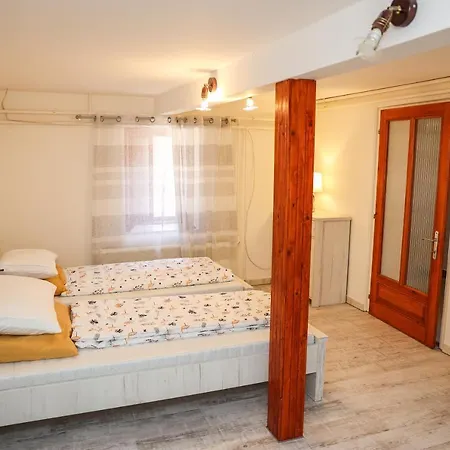 Levendulas Tanya - Jakuzzi Es Medence