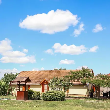 Tatil Evi Levendulas Tanya - Jakuzzi Es Medence