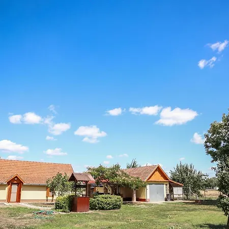 Tatil Evi Levendulas Tanya - Jakuzzi Es Medence