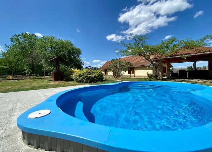 Levendulas Tanya - Jakuzzi Es Medence 度假居 *